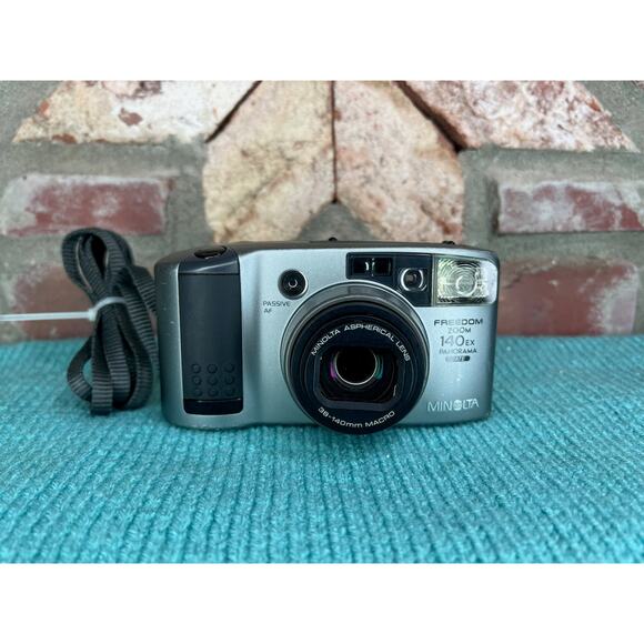 Minolta Freedom zoom 140 Panorama Date 35mm camera - Picture 3 of 13